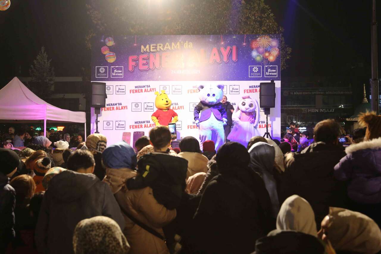 Konya’daki fener alayı kutlamaları renk cümbüşüne döndü 3